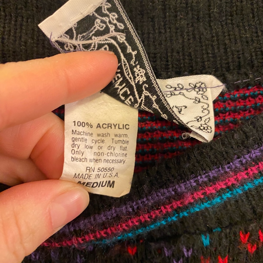 Vibrant Heart Pattern Sweater - image 3